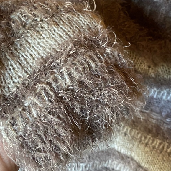 Knox Rose tan sweater with fringe, XXL - Picture 8 of 10